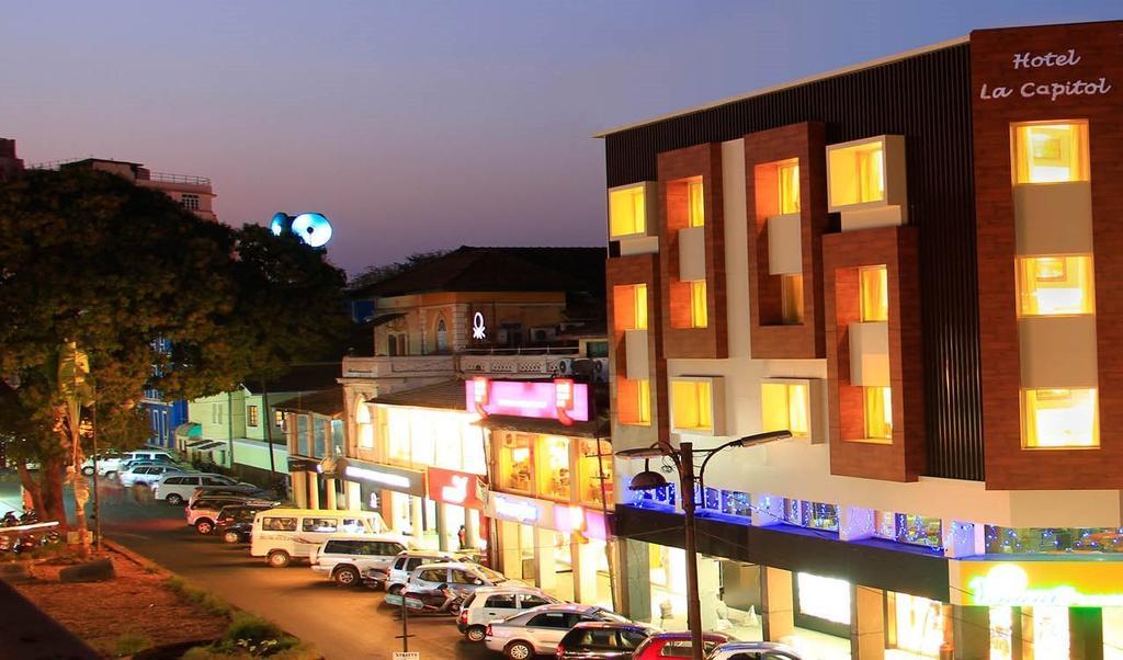 Hotel La Capitol Panaji Zewnętrze zdjęcie