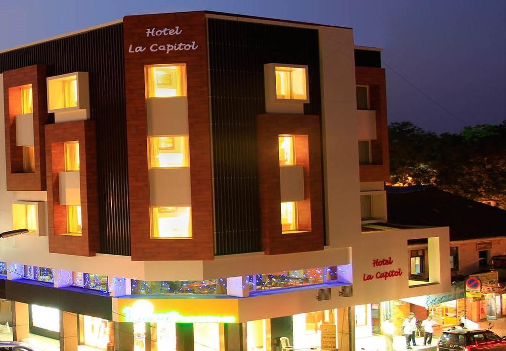 Hotel La Capitol Panaji Zewnętrze zdjęcie