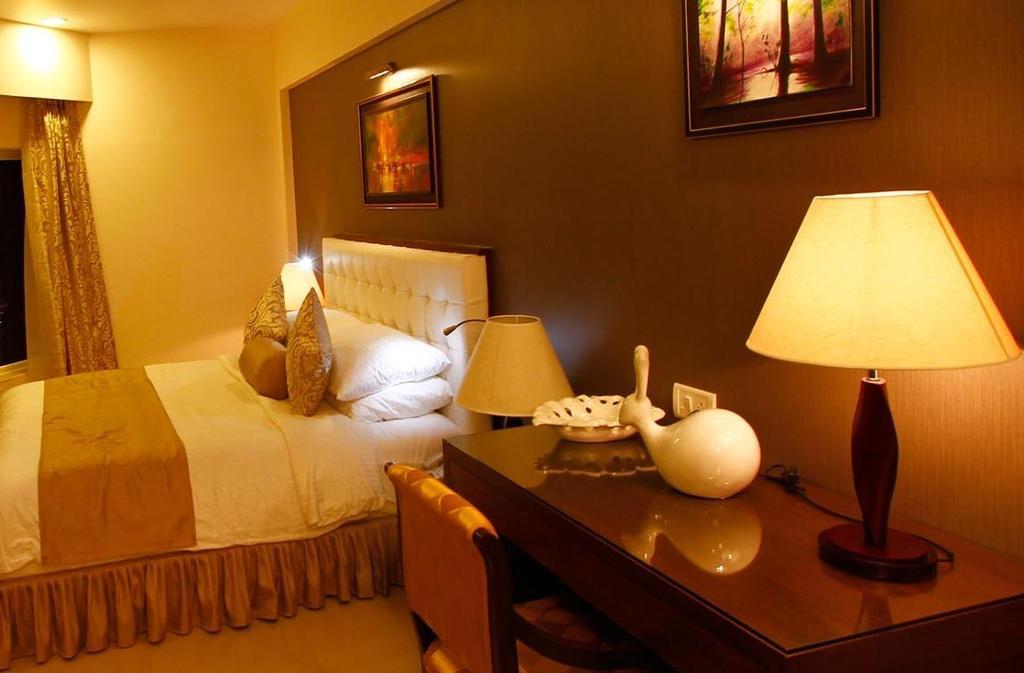 Hotel La Capitol Panaji Zewnętrze zdjęcie